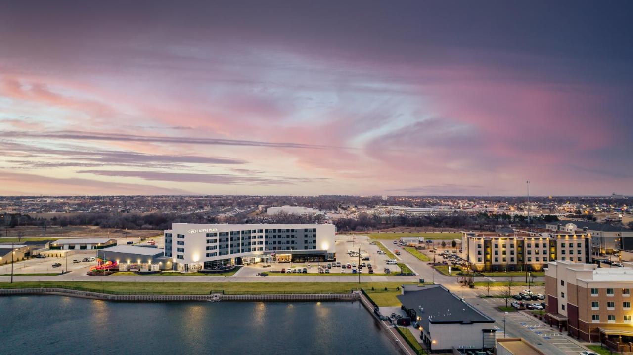 Crowne Plaza - Kearney, An Ihg Hotel Exterior photo